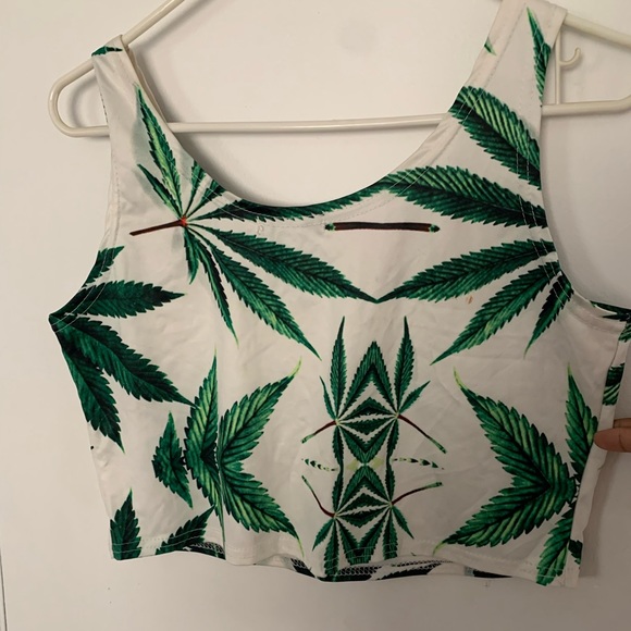 COPY - Weed crop top - Picture 4 of 5